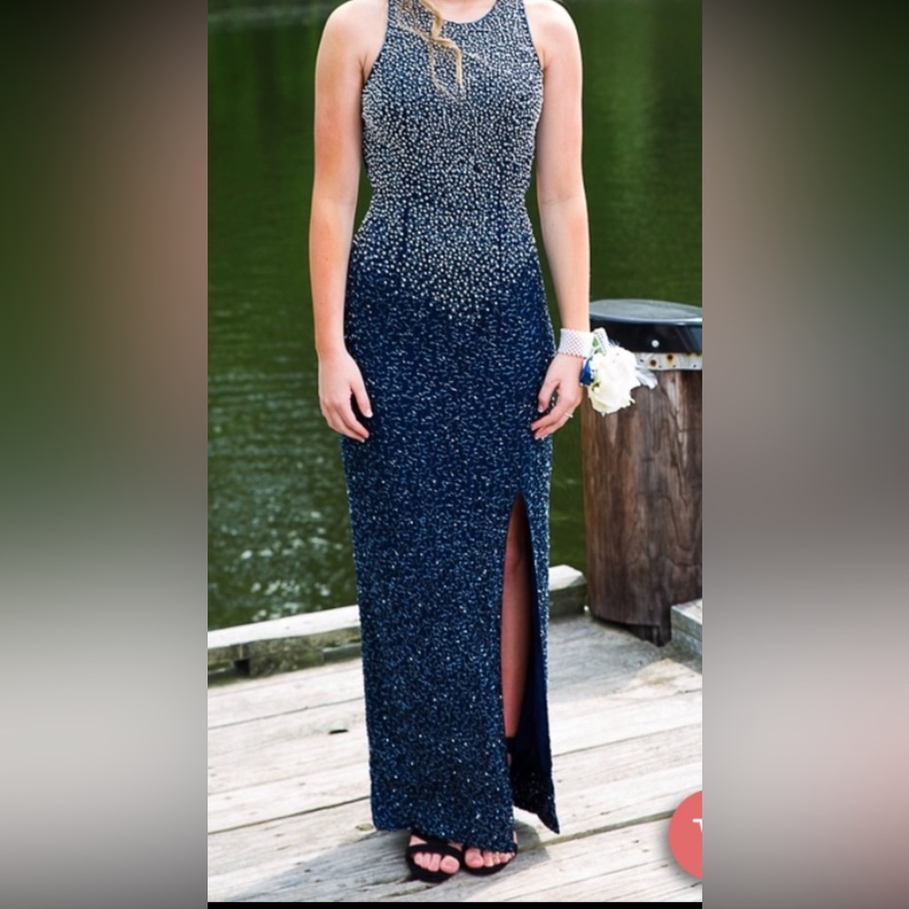 Prom dress - Picture 2 of 4